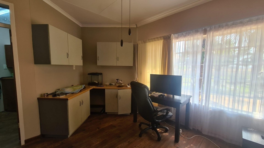 5 Bedroom Property for Sale in Wilgeboom A H North West